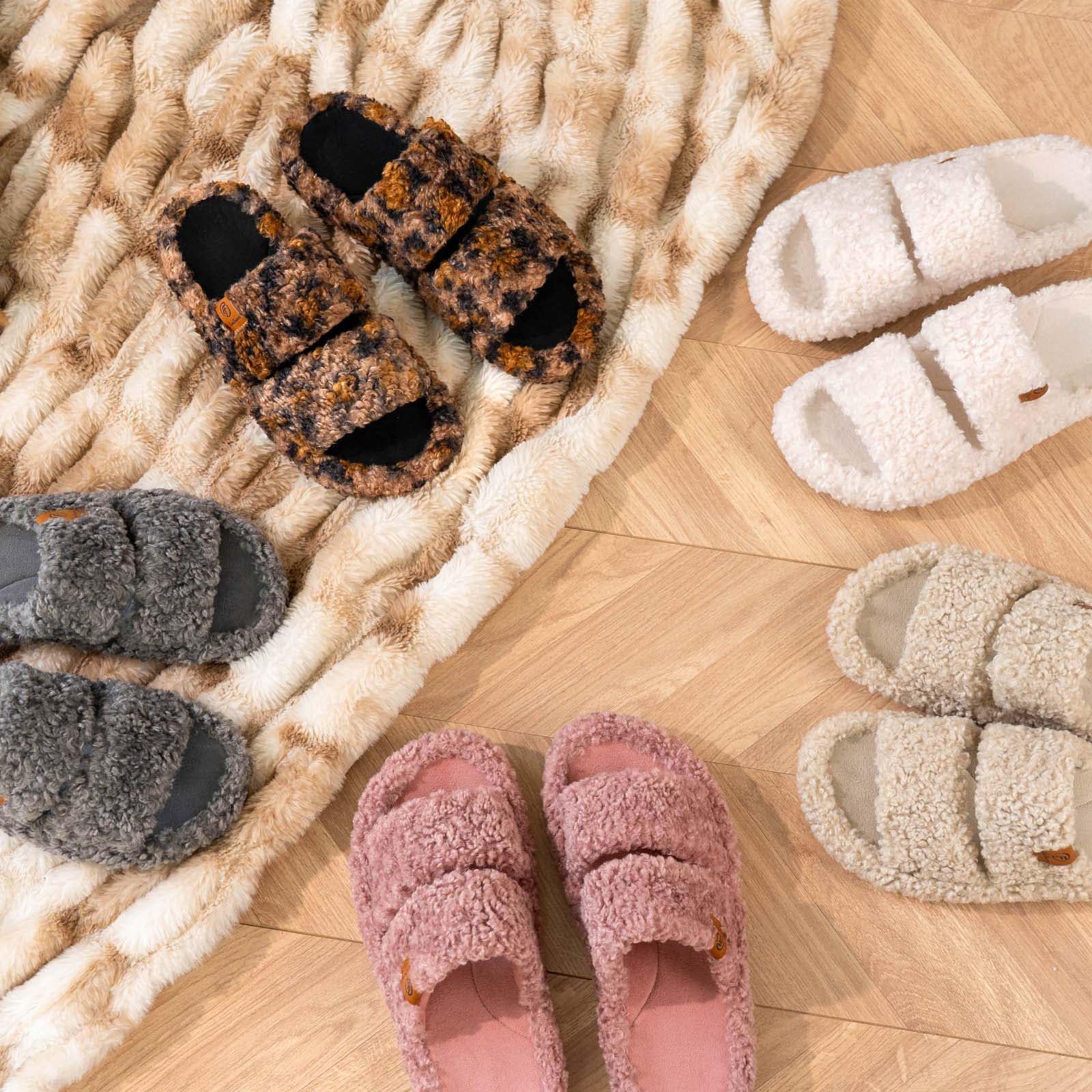 EverFoams Women’s Fuzzy Open-Toe Slippers – Soft Memory Foam Indoor House Shoes