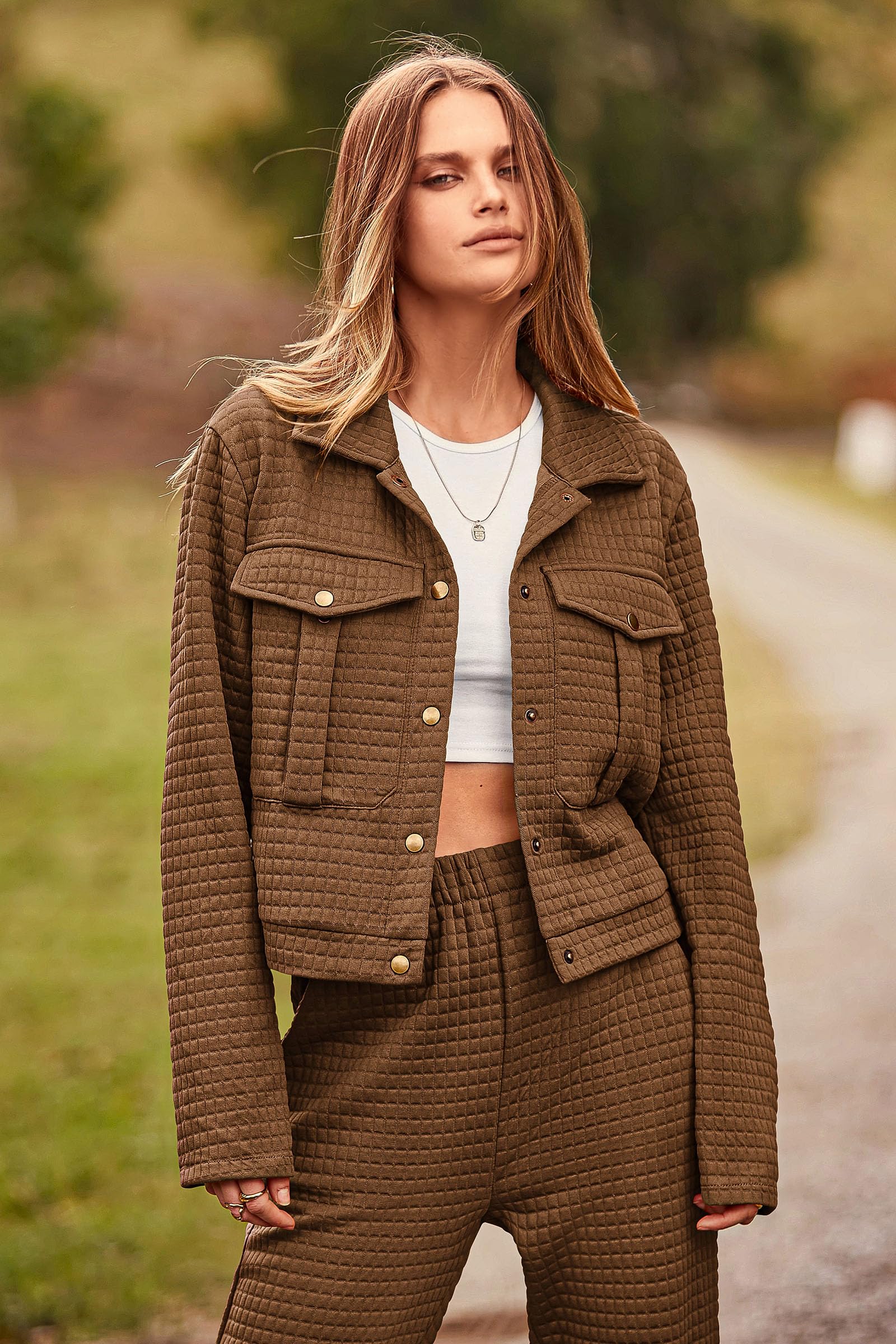 PRETTYGARDEN Women’s Two-Piece Set – Long Sleeve Button-Down Shacket Jacket & Sweatpants Tracksuit (Fall/Winter 2025)